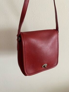Vintage Coach Red Companion Flap Crossbody Bag (9076)